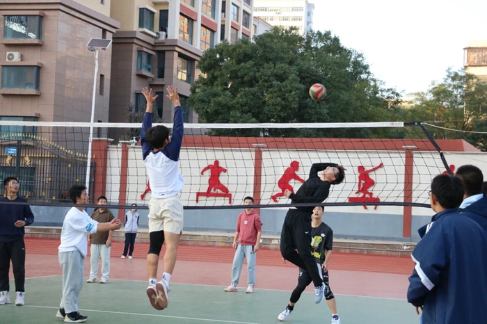 现了其影响